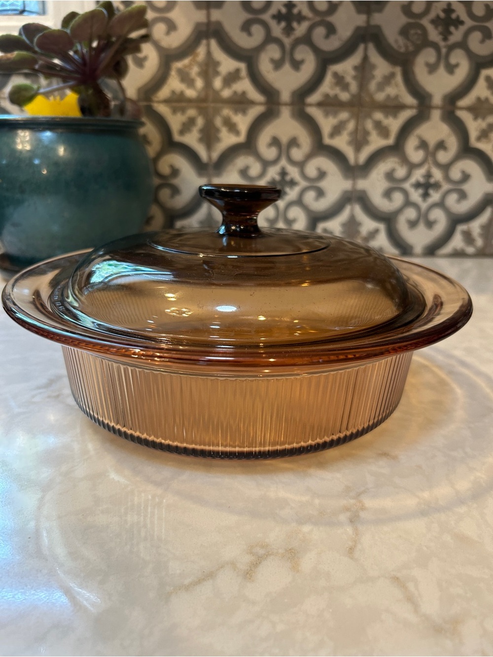 VINTAGE CORNING/PYREX VISIONS AMBER DISH WITH LID-EUC